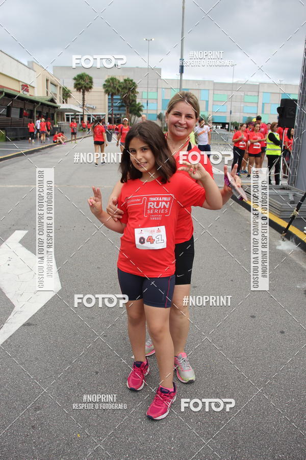 Buy your photos of the eventSantander Track & Field Run Series - Shopping Tambor on Fotop
