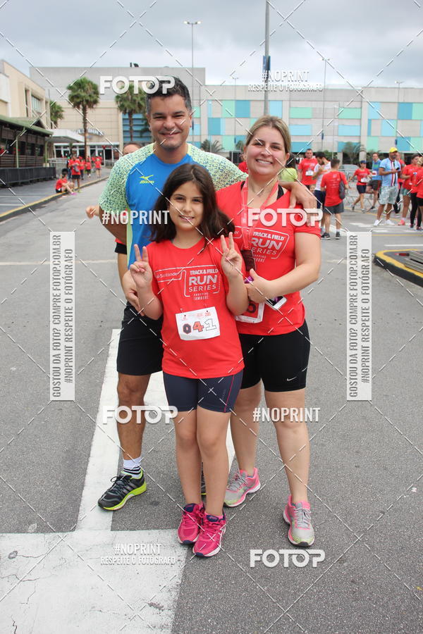 Buy your photos of the eventSantander Track & Field Run Series - Shopping Tambor on Fotop
