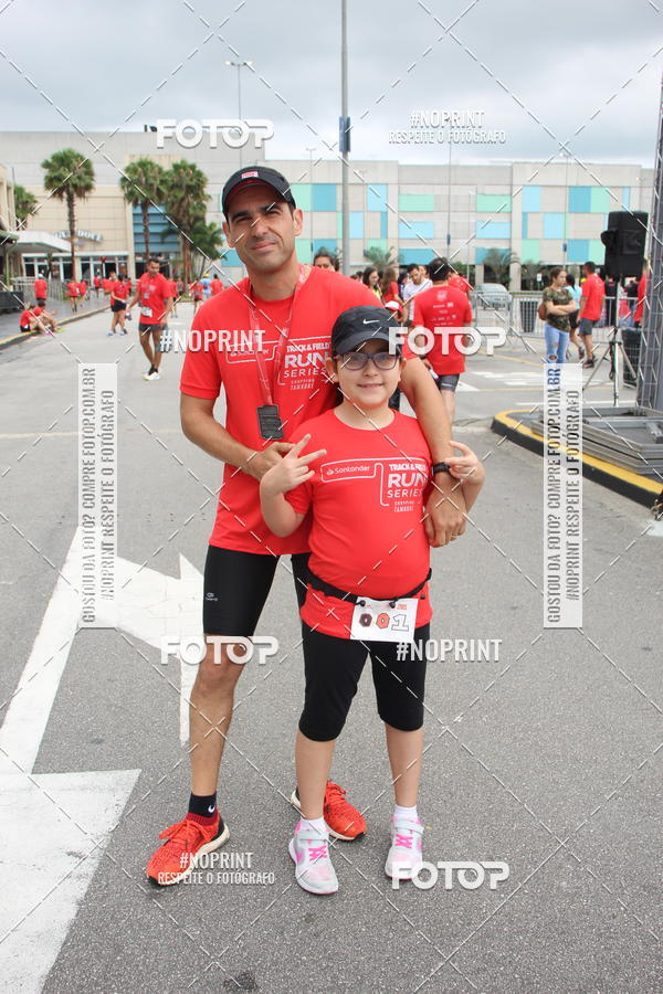 Buy your photos of the eventSantander Track & Field Run Series - Shopping Tambor on Fotop