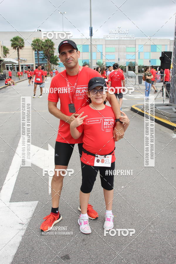 Buy your photos of the eventSantander Track & Field Run Series - Shopping Tambor on Fotop