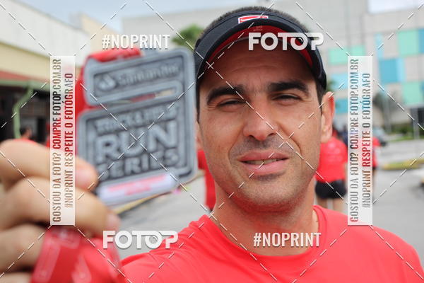 Buy your photos of the eventSantander Track & Field Run Series - Shopping Tambor on Fotop