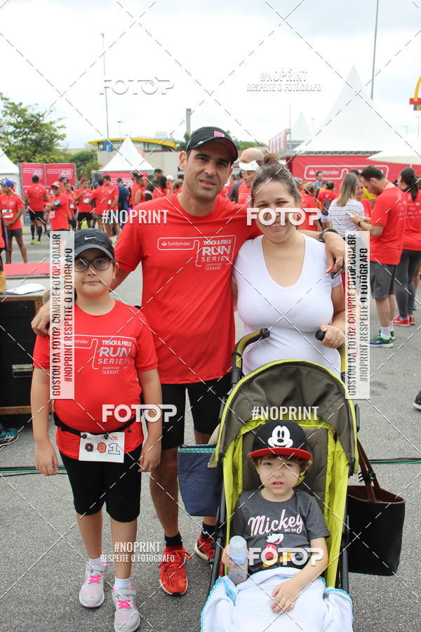 Buy your photos of the eventSantander Track & Field Run Series - Shopping Tambor on Fotop