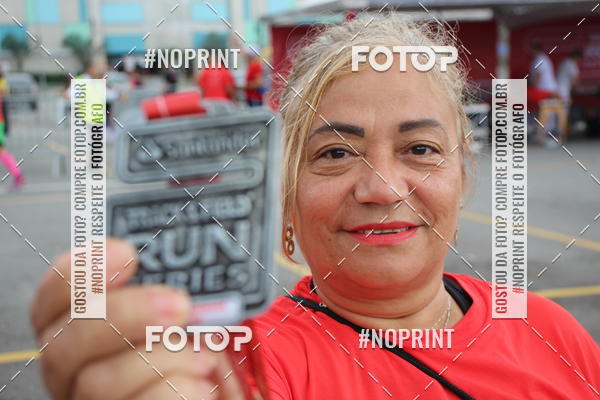 Buy your photos of the eventSantander Track & Field Run Series - Shopping Tambor on Fotop