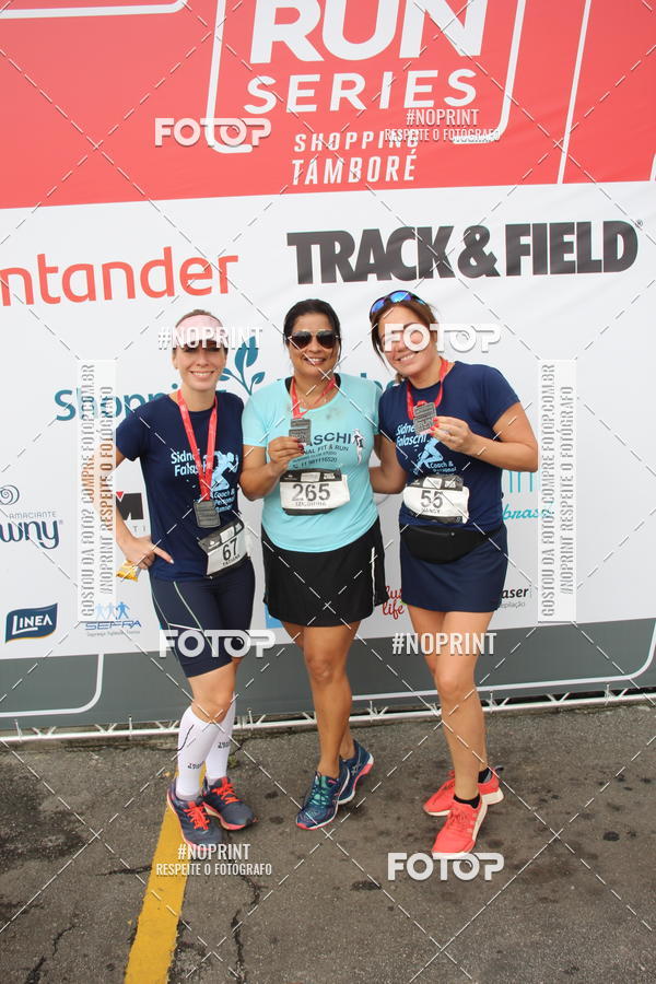Buy your photos of the eventSantander Track & Field Run Series - Shopping Tambor on Fotop
