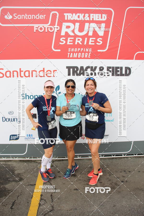 Buy your photos of the eventSantander Track & Field Run Series - Shopping Tambor on Fotop