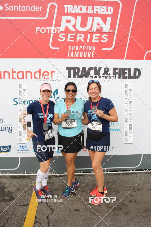 Buy your photos of the eventSantander Track & Field Run Series - Shopping Tambor on Fotop