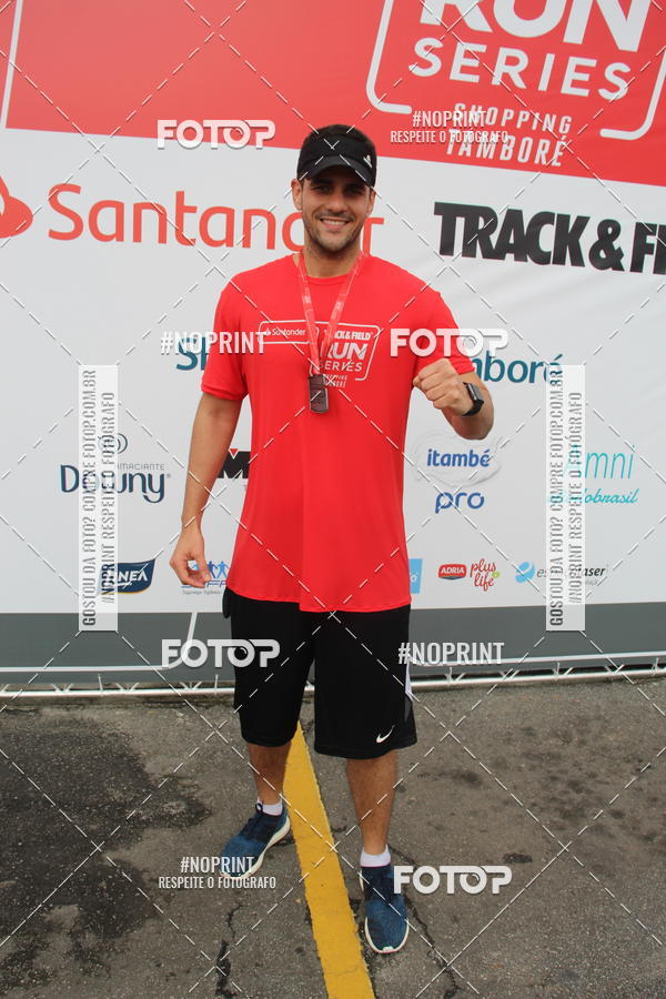 Buy your photos of the eventSantander Track & Field Run Series - Shopping Tambor on Fotop