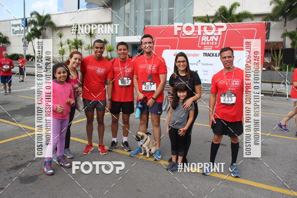 Buy your photos of the eventSantander Track & Field Run Series - Shopping Tambor on Fotop