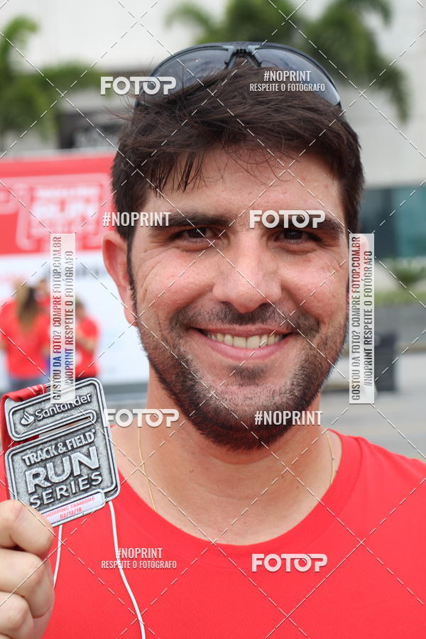 Buy your photos of the eventSantander Track & Field Run Series - Shopping Tambor on Fotop