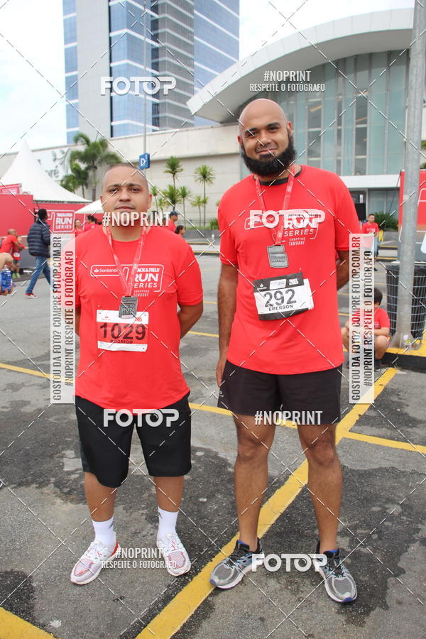 Buy your photos of the eventSantander Track & Field Run Series - Shopping Tambor on Fotop