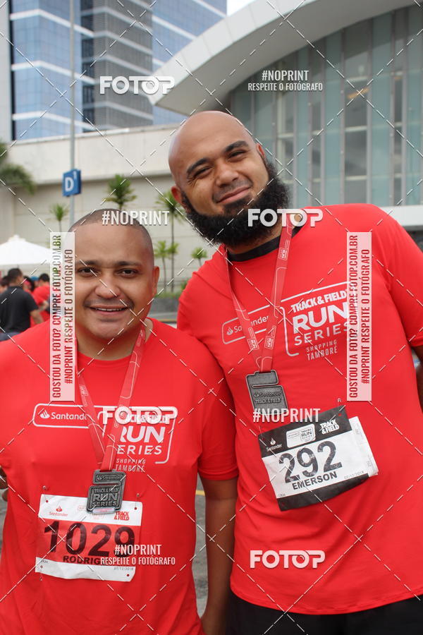 Buy your photos of the eventSantander Track & Field Run Series - Shopping Tambor on Fotop