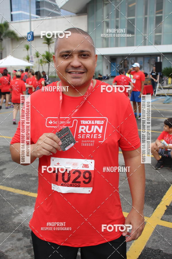 Buy your photos of the eventSantander Track & Field Run Series - Shopping Tambor on Fotop