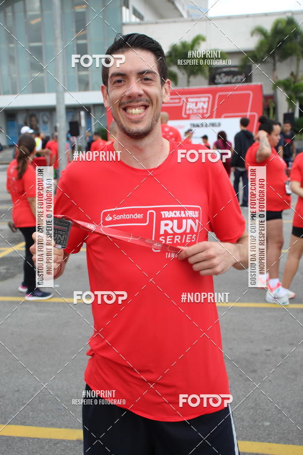 Buy your photos of the eventSantander Track & Field Run Series - Shopping Tambor on Fotop