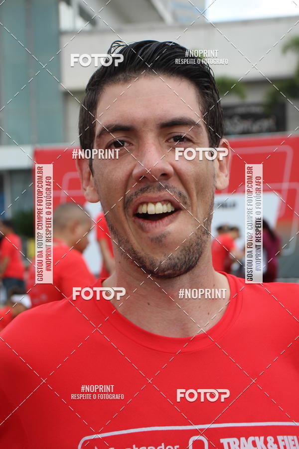 Buy your photos of the eventSantander Track & Field Run Series - Shopping Tambor on Fotop