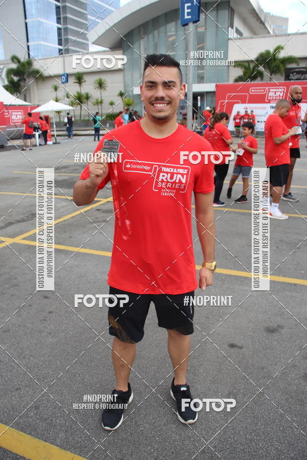 Buy your photos of the eventSantander Track & Field Run Series - Shopping Tambor on Fotop
