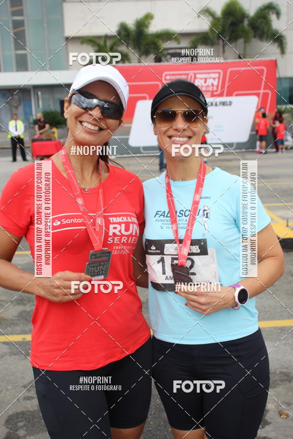 Buy your photos of the eventSantander Track & Field Run Series - Shopping Tambor on Fotop