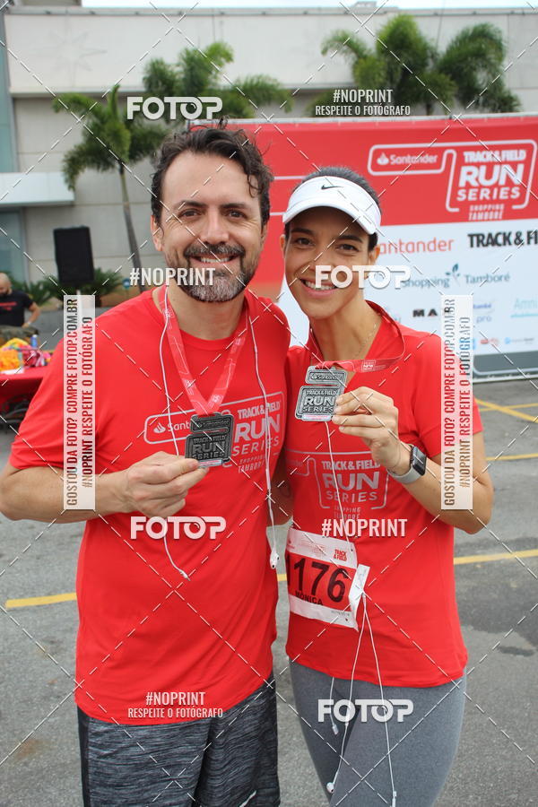 Buy your photos of the eventSantander Track & Field Run Series - Shopping Tambor on Fotop