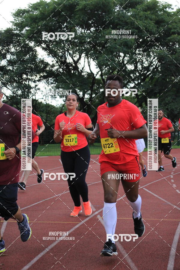 Buy your photos of the eventSantander Track & Field Run Series - Shopping Tambor on Fotop