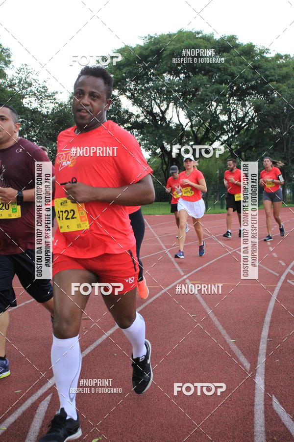 Buy your photos of the eventSantander Track & Field Run Series - Shopping Tambor on Fotop