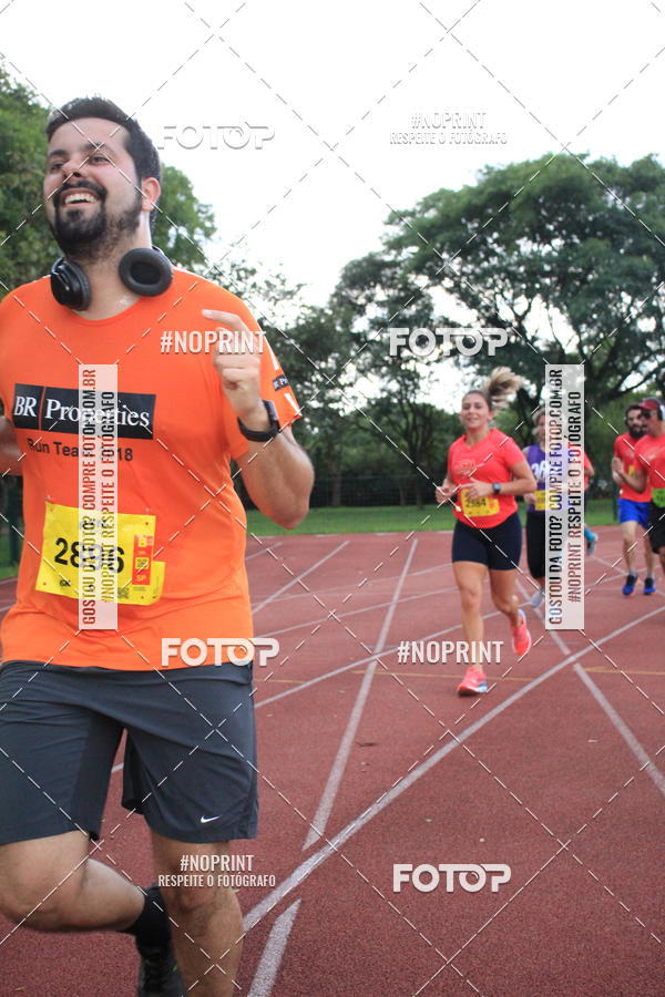 Buy your photos of the eventSantander Track & Field Run Series - Shopping Tambor on Fotop