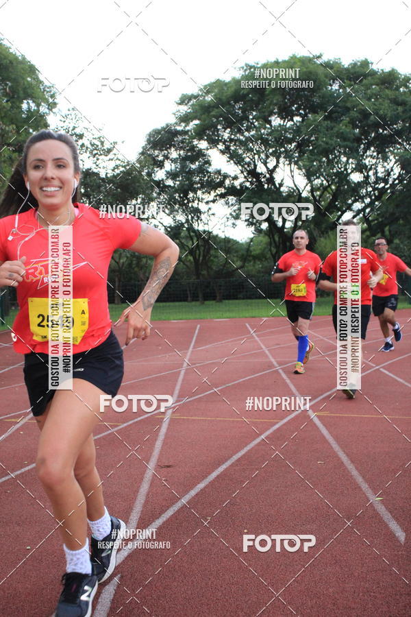 Buy your photos of the eventSantander Track & Field Run Series - Shopping Tambor on Fotop