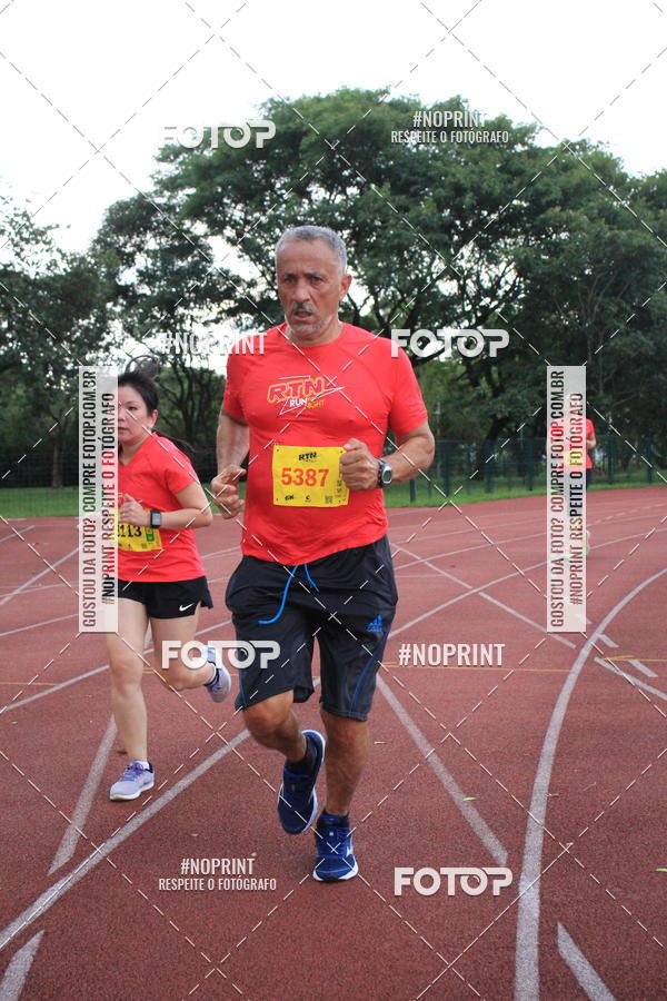 Buy your photos of the eventSantander Track & Field Run Series - Shopping Tambor on Fotop