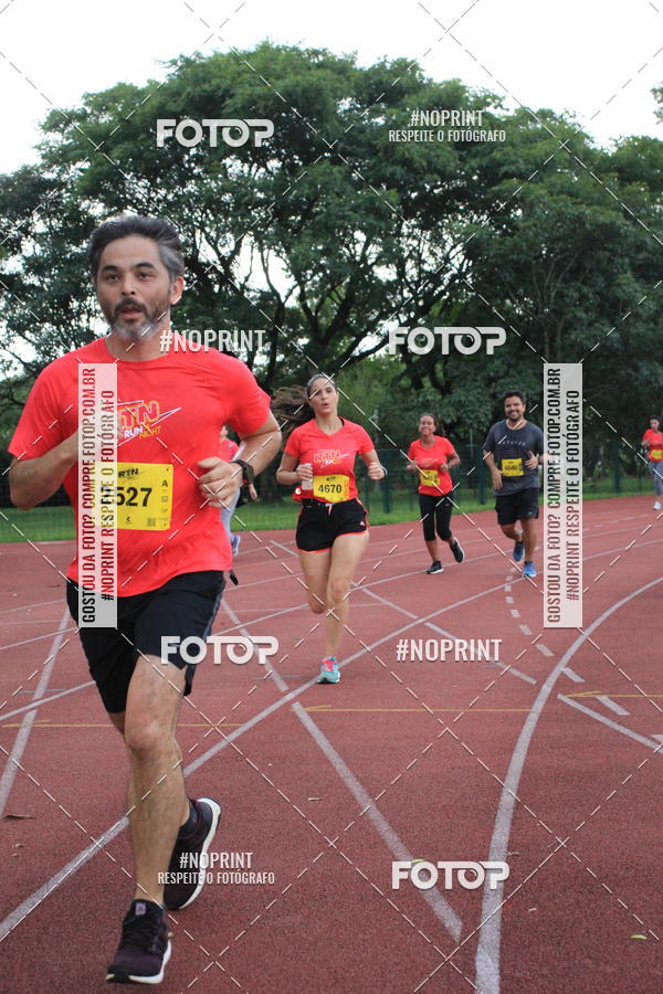 Buy your photos of the eventSantander Track & Field Run Series - Shopping Tambor on Fotop