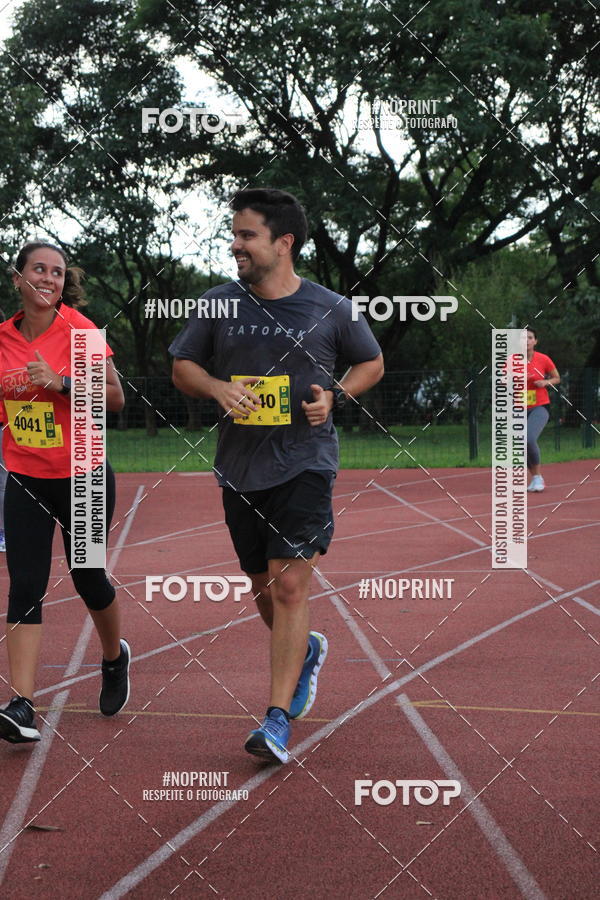 Buy your photos of the eventSantander Track & Field Run Series - Shopping Tambor on Fotop