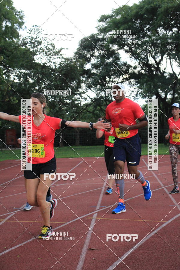 Buy your photos of the eventSantander Track & Field Run Series - Shopping Tambor on Fotop