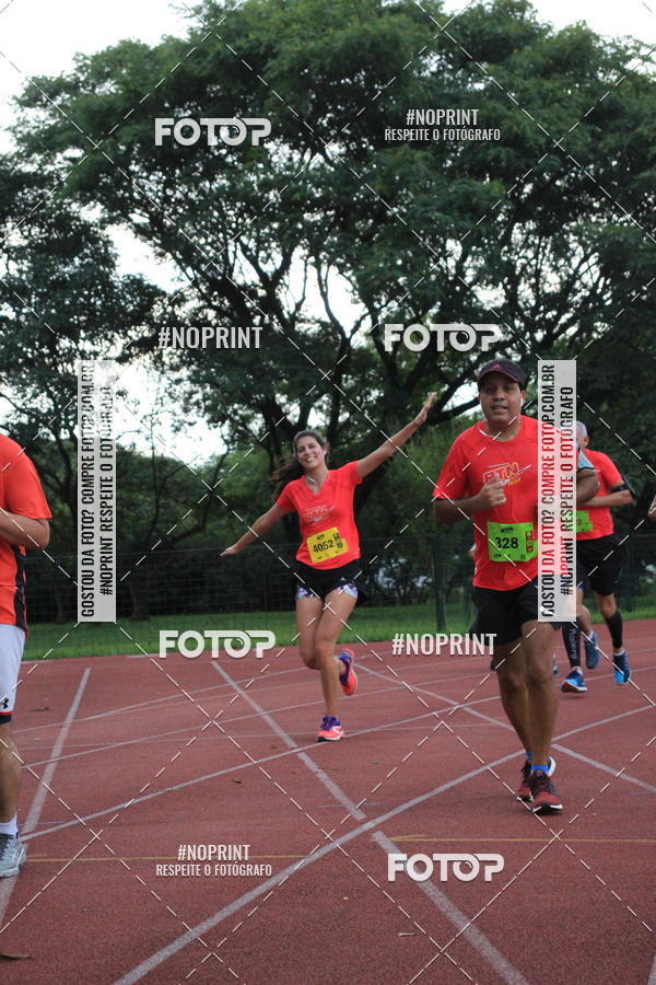Buy your photos of the eventSantander Track & Field Run Series - Shopping Tambor on Fotop