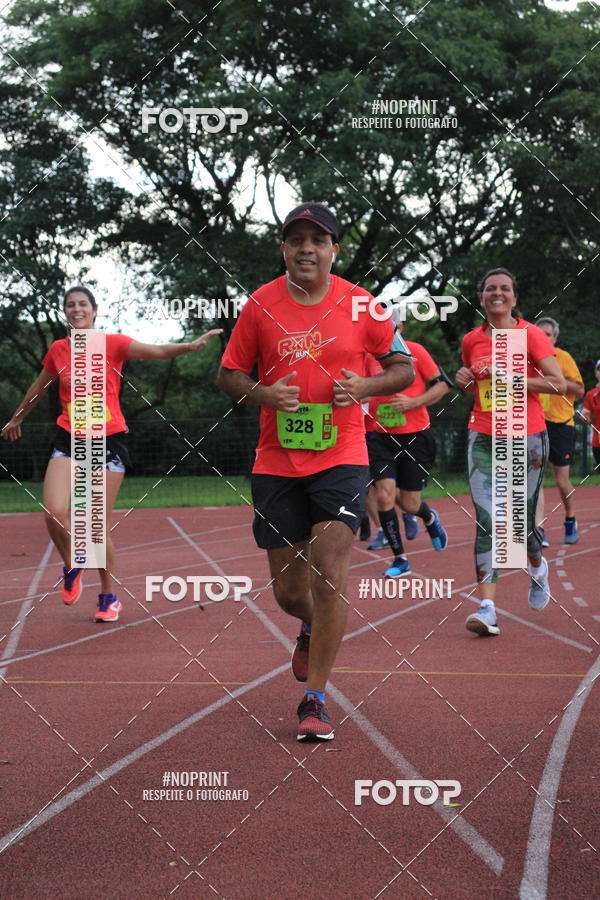 Buy your photos of the eventSantander Track & Field Run Series - Shopping Tambor on Fotop
