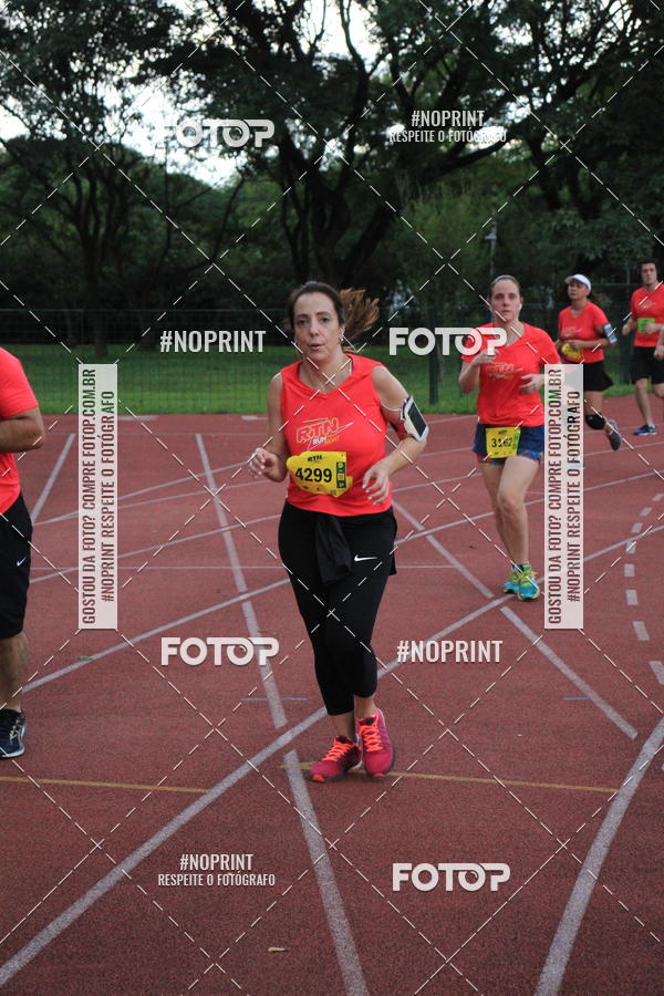 Buy your photos of the eventSantander Track & Field Run Series - Shopping Tambor on Fotop