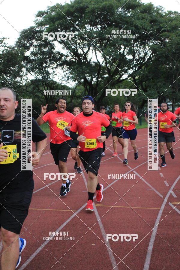 Buy your photos of the eventSantander Track & Field Run Series - Shopping Tambor on Fotop