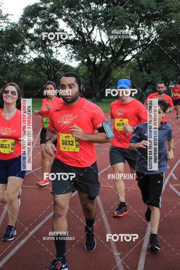 Buy your photos of the eventSantander Track & Field Run Series - Shopping Tambor on Fotop