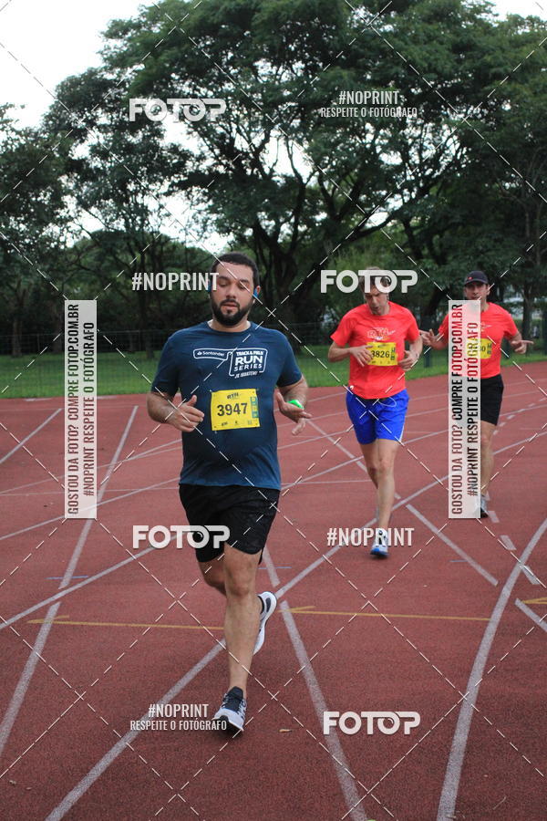 Buy your photos of the eventSantander Track & Field Run Series - Shopping Tambor on Fotop