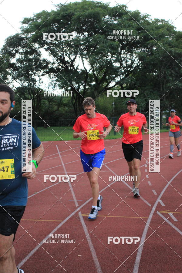 Buy your photos of the eventSantander Track & Field Run Series - Shopping Tambor on Fotop