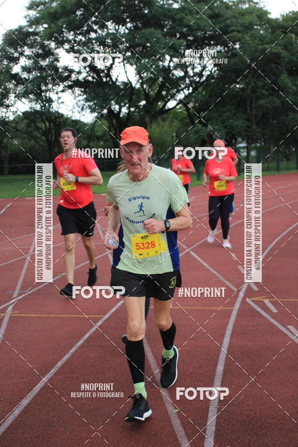 Buy your photos of the eventSantander Track & Field Run Series - Shopping Tambor on Fotop