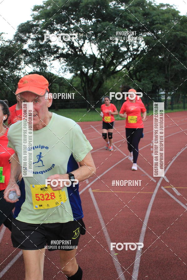 Buy your photos of the eventSantander Track & Field Run Series - Shopping Tambor on Fotop