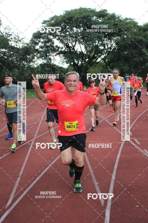 Buy your photos of the eventSantander Track & Field Run Series - Shopping Tambor on Fotop