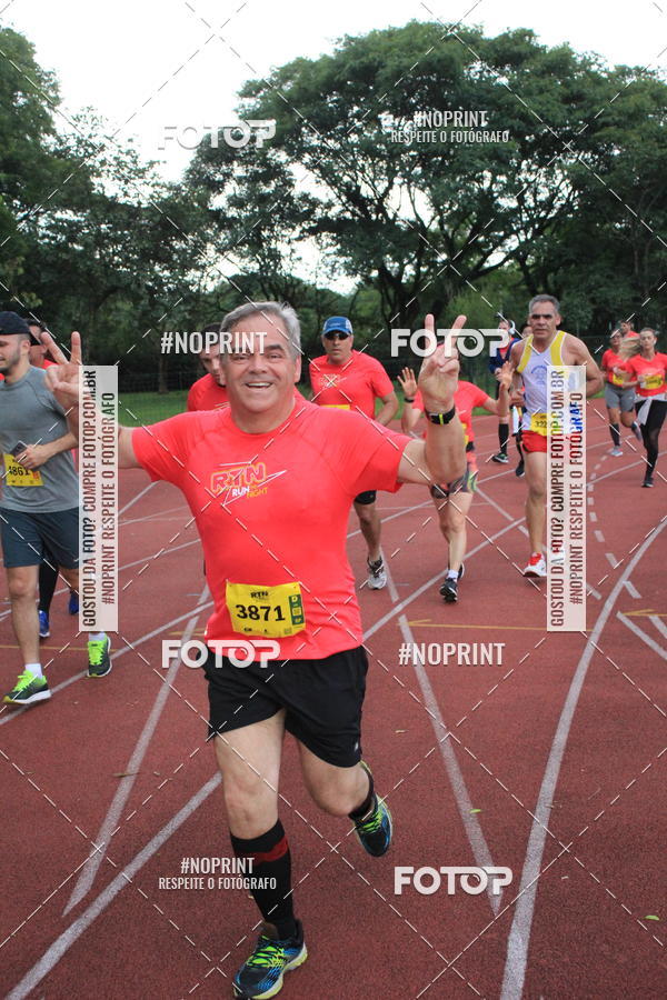 Buy your photos of the eventSantander Track & Field Run Series - Shopping Tambor on Fotop