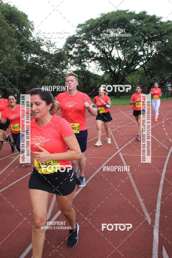 Buy your photos of the eventSantander Track & Field Run Series - Shopping Tambor on Fotop