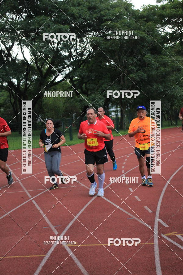 Buy your photos of the eventSantander Track & Field Run Series - Shopping Tambor on Fotop