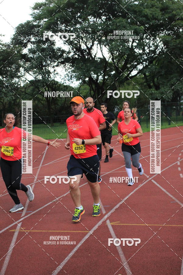 Buy your photos of the eventSantander Track & Field Run Series - Shopping Tambor on Fotop