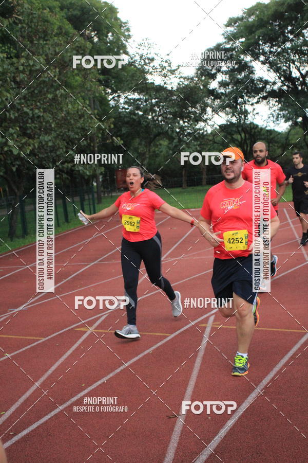 Buy your photos of the eventSantander Track & Field Run Series - Shopping Tambor on Fotop