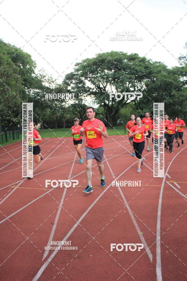 Buy your photos of the eventSantander Track & Field Run Series - Shopping Tambor on Fotop