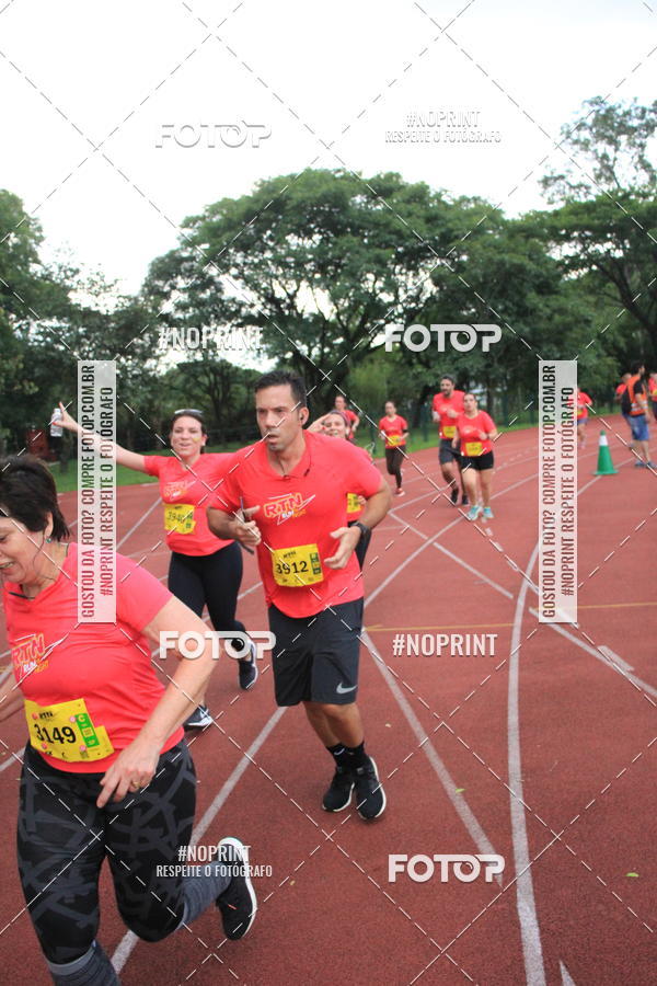 Buy your photos of the eventSantander Track & Field Run Series - Shopping Tambor on Fotop