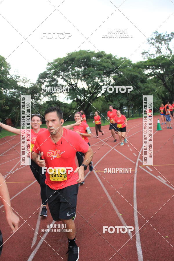 Buy your photos of the eventSantander Track & Field Run Series - Shopping Tambor on Fotop