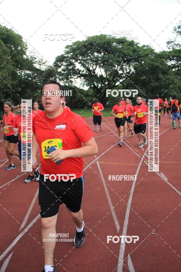 Buy your photos of the eventSantander Track & Field Run Series - Shopping Tambor on Fotop