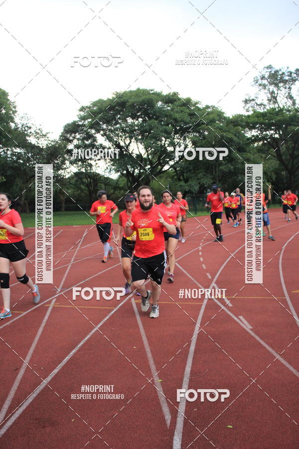 Buy your photos of the eventSantander Track & Field Run Series - Shopping Tambor on Fotop
