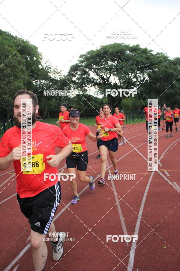 Buy your photos of the eventSantander Track & Field Run Series - Shopping Tambor on Fotop